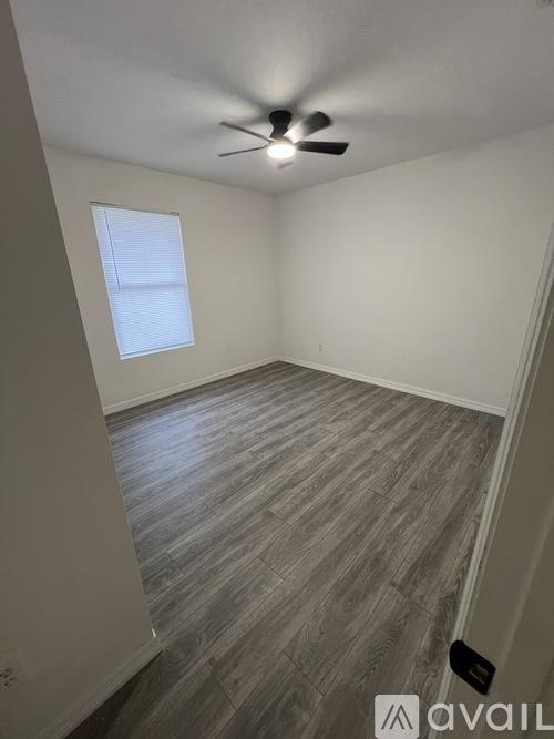 2 BD 2 BTH -All new appliances-Prime Location near Inlet/ Beach- Garage parking photo 3