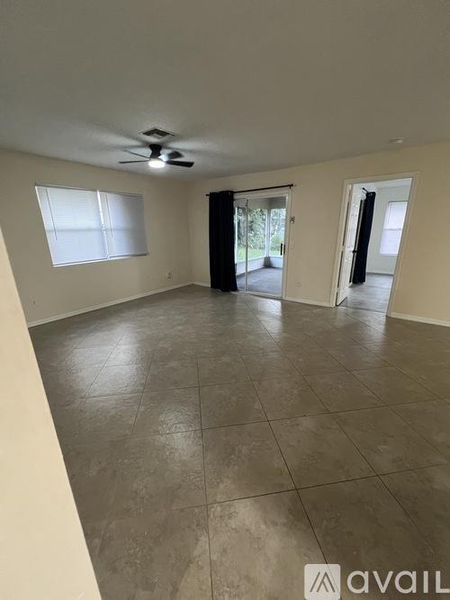 2 BD 2 BTH -All new appliances-Prime Location near Inlet/ Beach- Garage parking photo 3