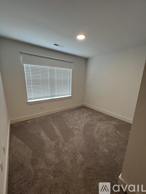 Brand New 1 BD 1 BTH Apartment In Nashville w/garage option-Upgraded/Brand New photo 3