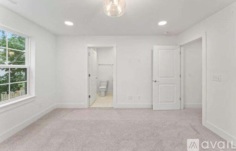 $1,119 - 1 Bedroom 1 Bathroom Room for rent In Nashville With Great Amenities- Private Gated Community photo 2