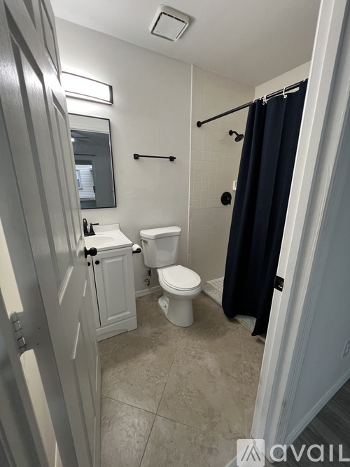 2 BD 2 BTH -All new appliances-Prime Location near Inlet/ Beach- Garage parking photo 4