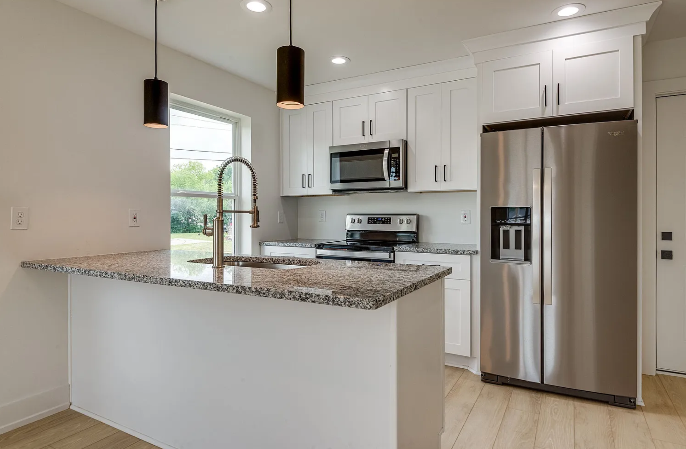 New 1 BD 1 BTH Room for Rent In Nashville- 7mins from Downtown! photo 2