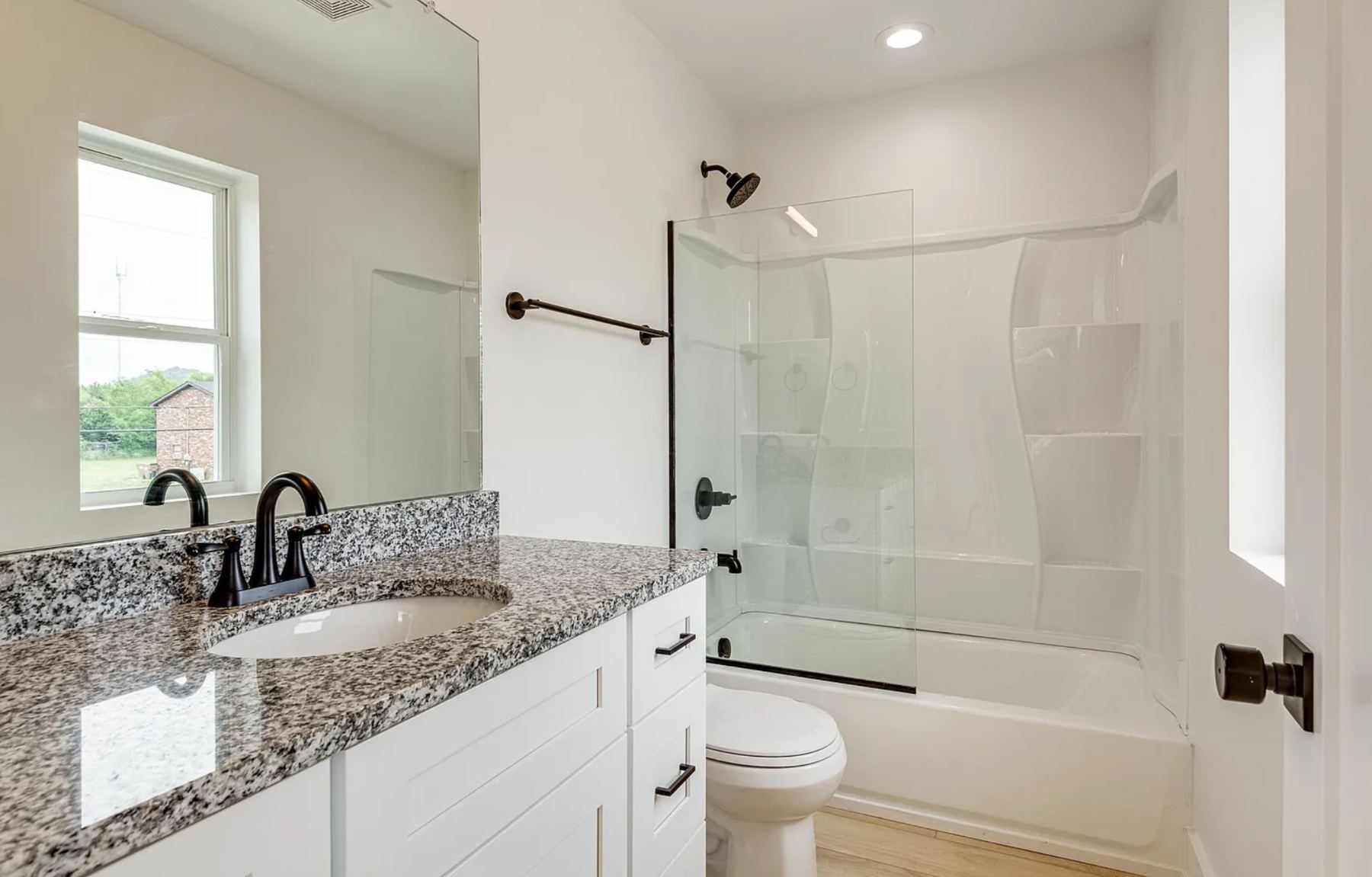 New 1 BD 1 BTH Rental Nashville (Read Listing Desc.) photo 4