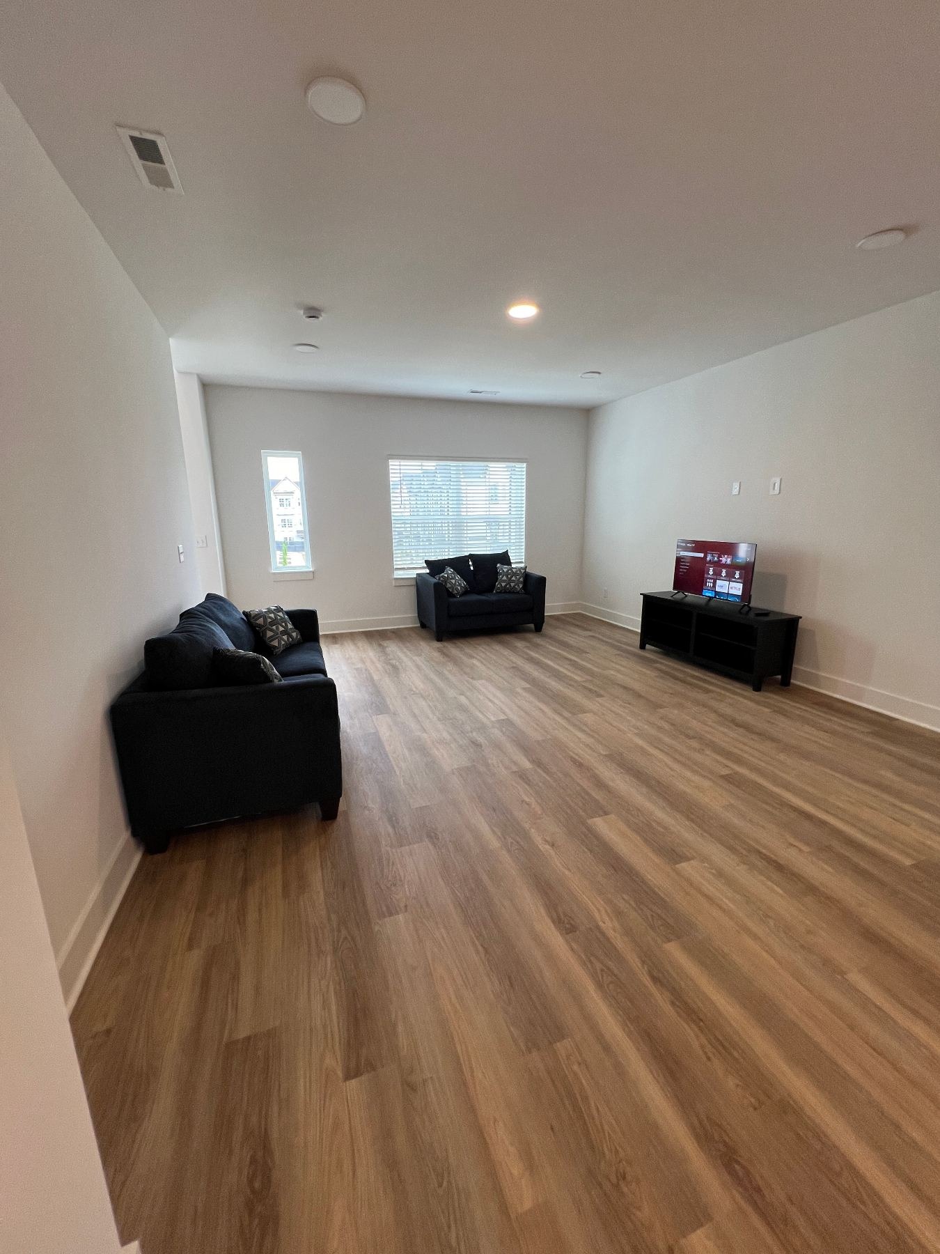 Brand New 1 BD 1 BTH Apartment In Nashville w/garage option-Upgraded/Brand New (Copy) photo 2