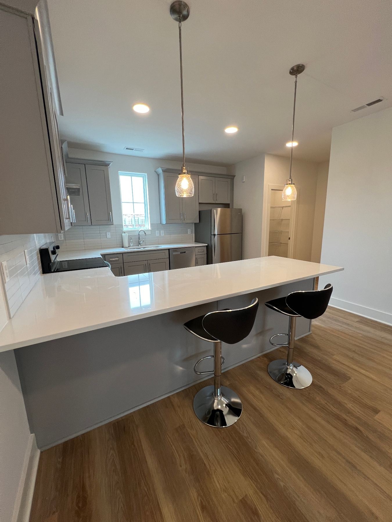 Brand New 1 BD 1 BTH Apartment In Nashville w/garage option-Upgraded/Brand New (Copy) photo 3